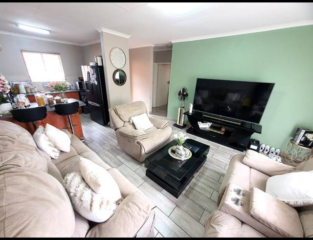 2 BEDROOM TOWNHOUSE FOR SALE IN AMANDASIG